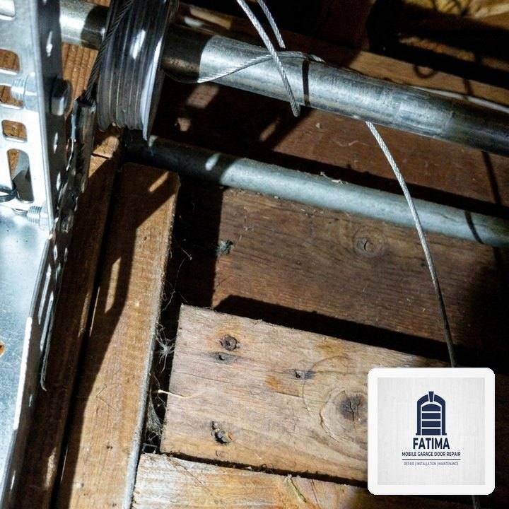 Fatima Mobile Garage Door Repair Dispatch in Skyway (Renton Area): Heavy-Duty EPDM Perimeter & Bottom Seal Weatherproofing - Skyway, WA